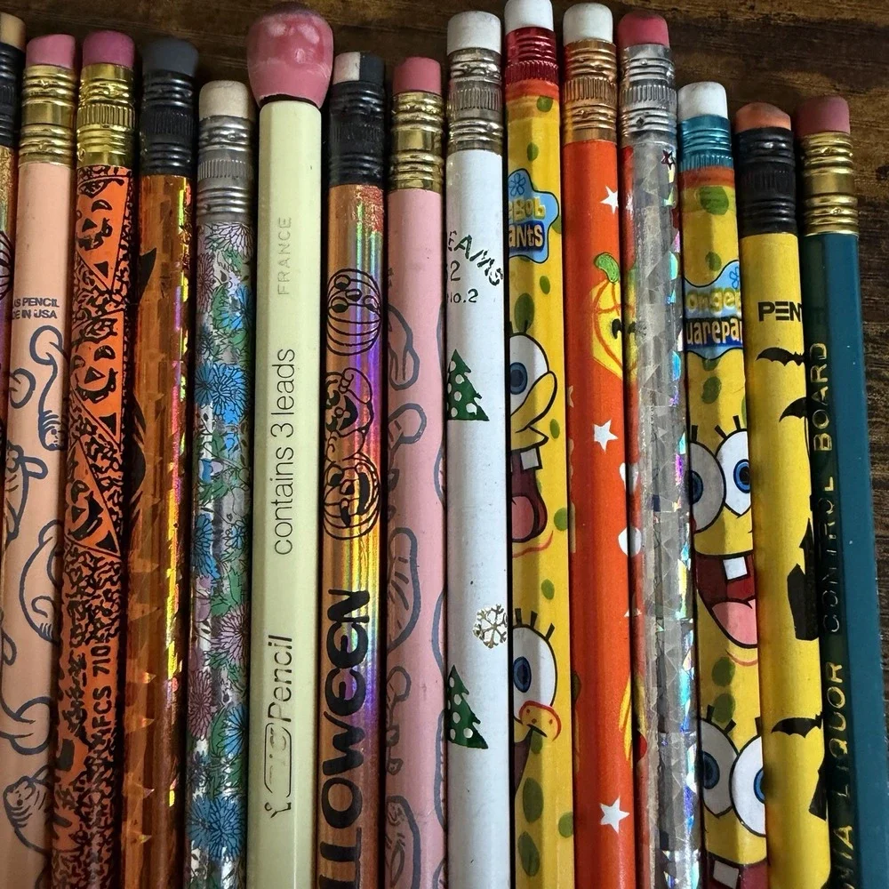 Lot Of 22 Vintage 90's Unsharpened Pencils Halloween Cartoon Plus 2 Extras